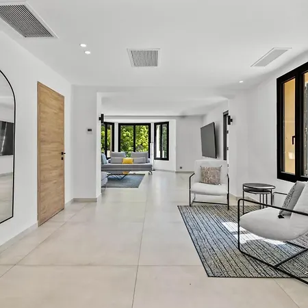 Ref 2192 - Contemporary In With Sea View Pool Βίλα *