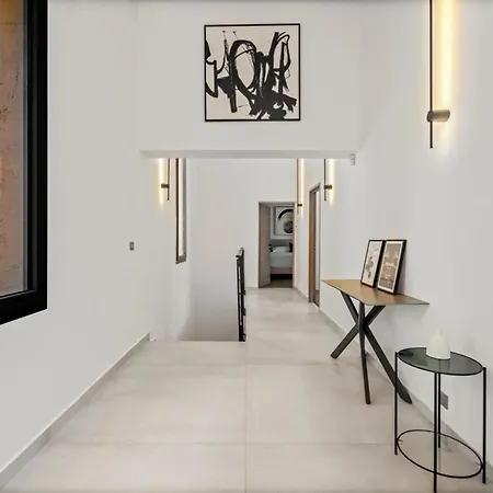 Ref 2192 - Contemporary In With Sea View Pool Κάννες