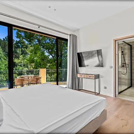 Ref 2192 - Contemporary In With Sea View Pool Βίλα