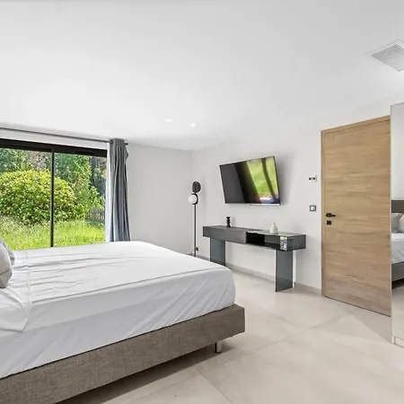 Ref 2192 - Contemporary In With Sea View Pool Vila *