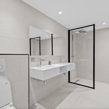 Ref 2192 - Contemporary In With Sea View Pool Cannes