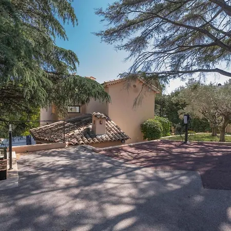 Ref 2192 - Contemporary In With Sea View Pool Βίλα Κάννες
